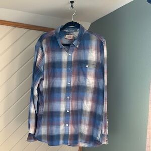 Gently worn ladies plaid button down shirt! Size X-Large